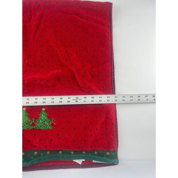 Vintage Christmas Bathroom Towels Twilight Trees Red Green Holiday Embroidery - Picture 7 of 8
